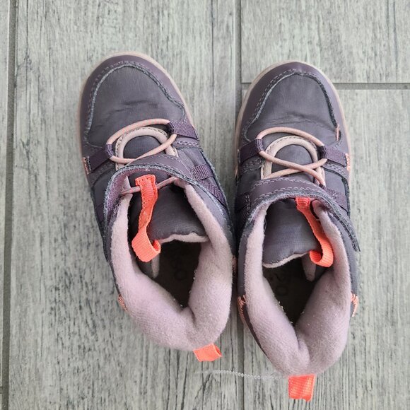 OshKosh B'Gosh toddler ankle high taupe colored sneakers size 8 - Picture 7 of 12